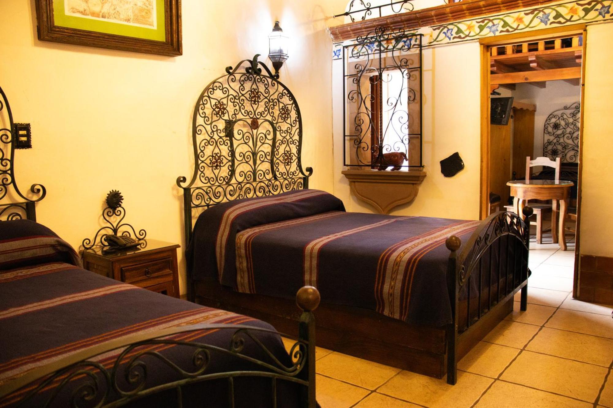 Hotel Los Escudos Pátzcuaro Zewnętrze zdjęcie