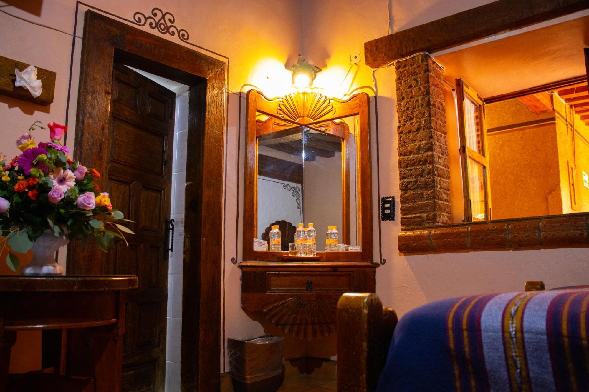 Hotel Los Escudos Pátzcuaro Zewnętrze zdjęcie