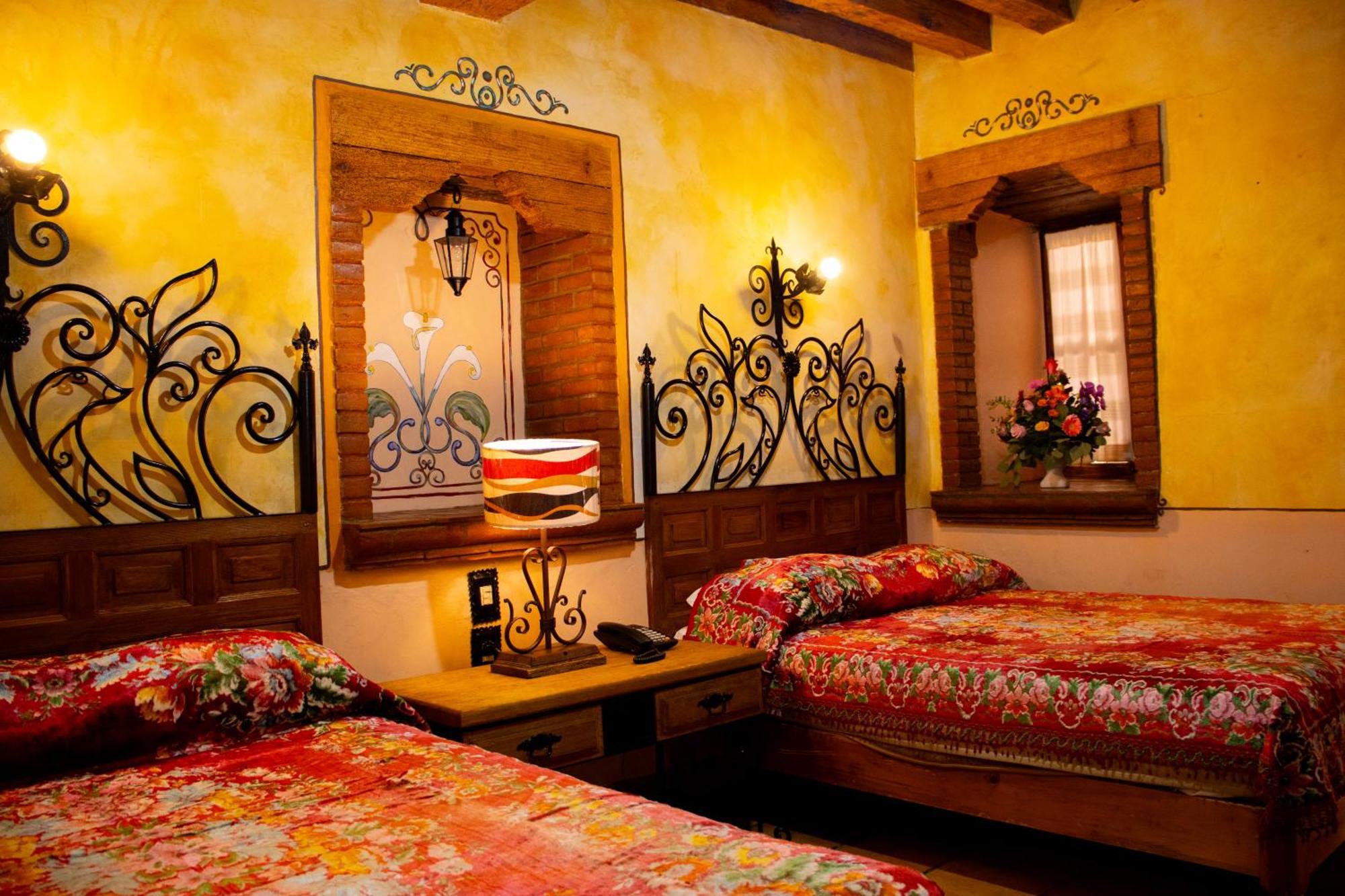 Hotel Los Escudos Pátzcuaro Zewnętrze zdjęcie