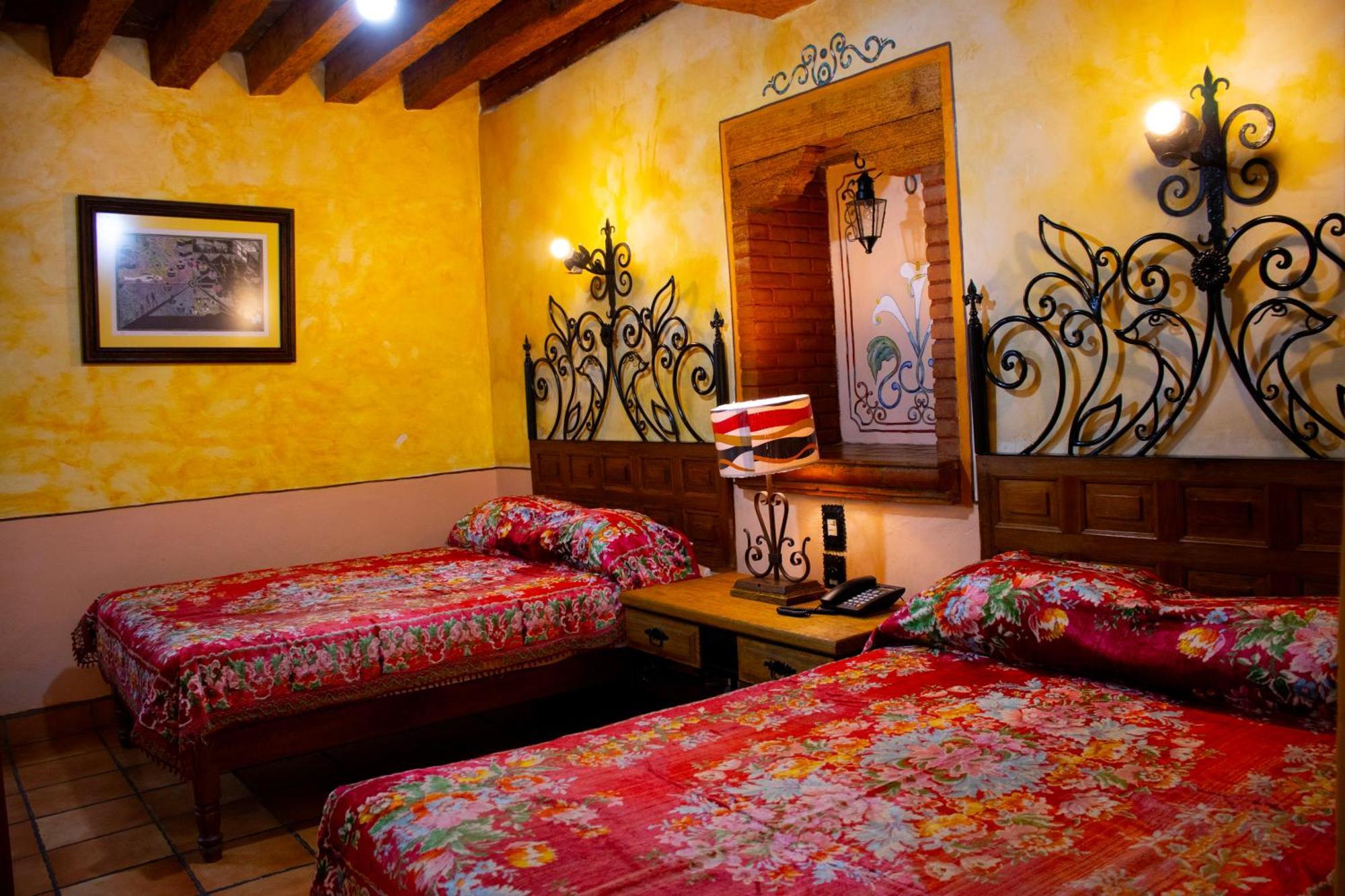 Hotel Los Escudos Pátzcuaro Zewnętrze zdjęcie