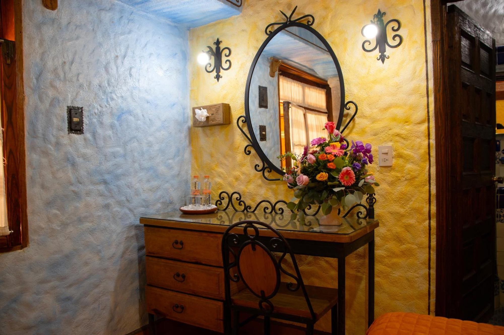 Hotel Los Escudos Pátzcuaro Zewnętrze zdjęcie