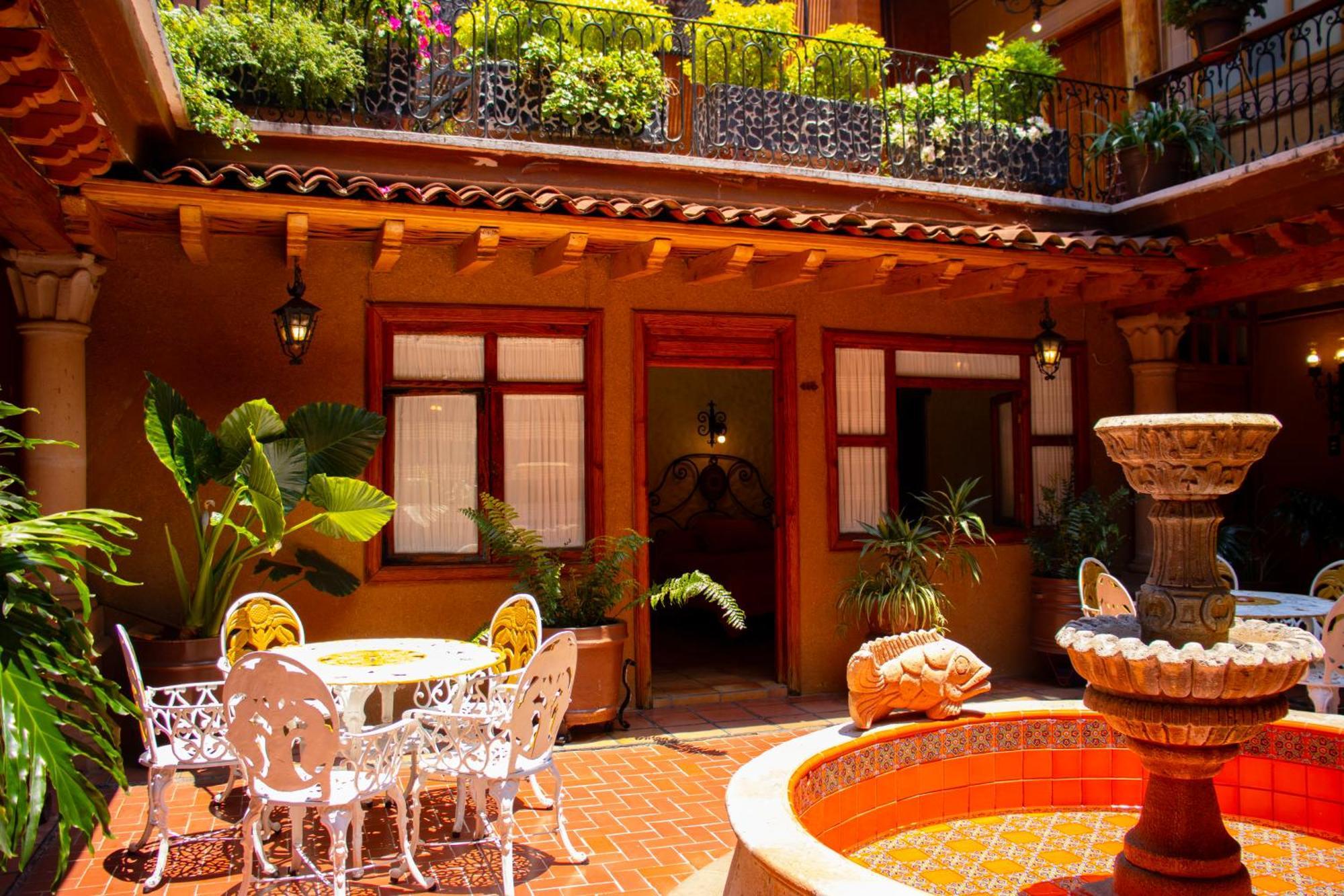 Hotel Los Escudos Pátzcuaro Zewnętrze zdjęcie