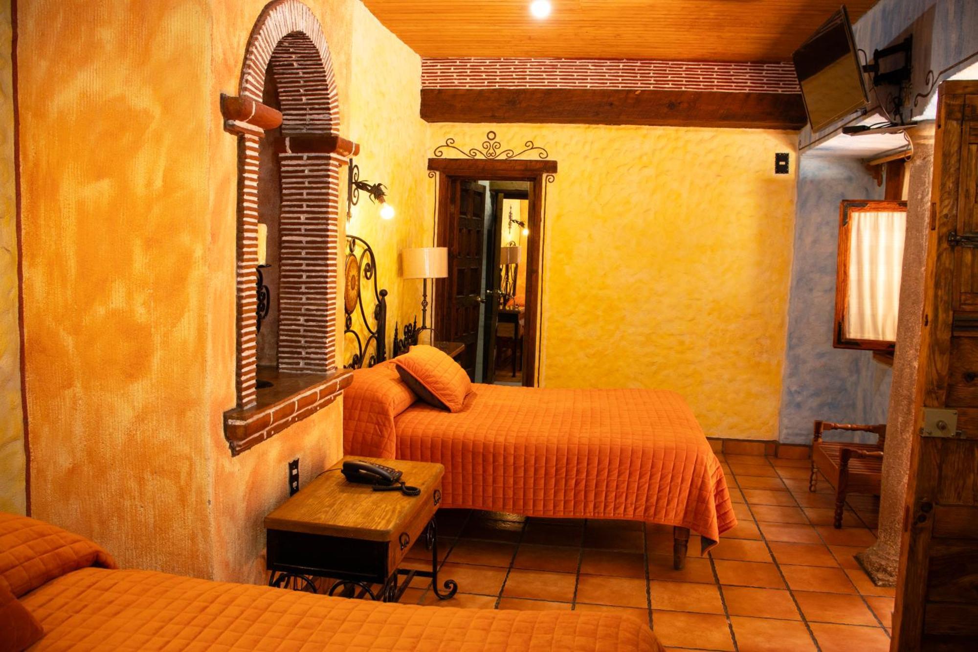 Hotel Los Escudos Pátzcuaro Zewnętrze zdjęcie