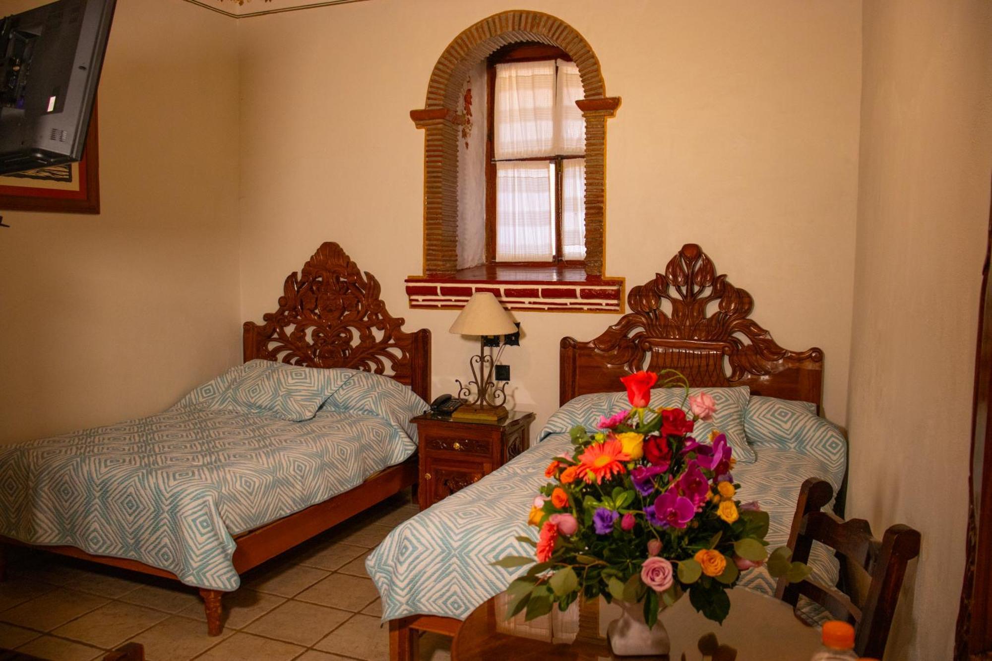 Hotel Los Escudos Pátzcuaro Zewnętrze zdjęcie