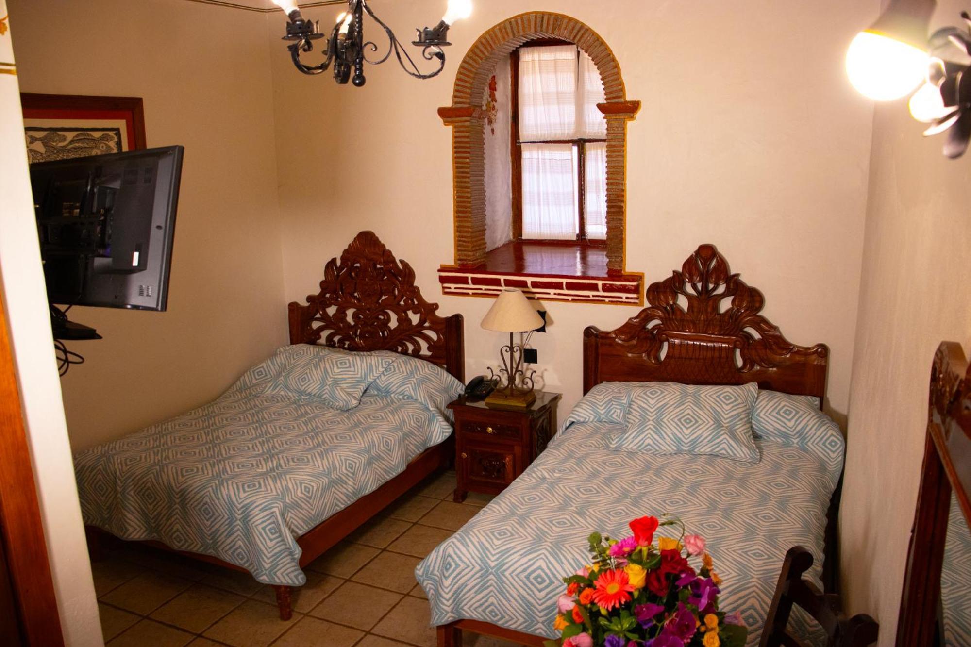 Hotel Los Escudos Pátzcuaro Zewnętrze zdjęcie