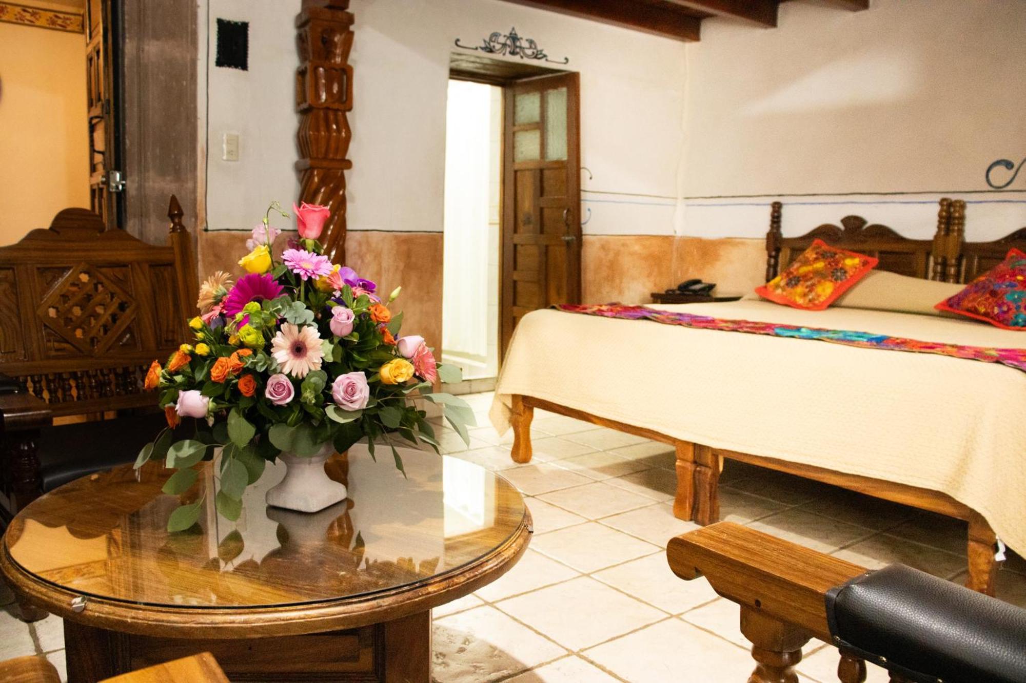 Hotel Los Escudos Pátzcuaro Zewnętrze zdjęcie