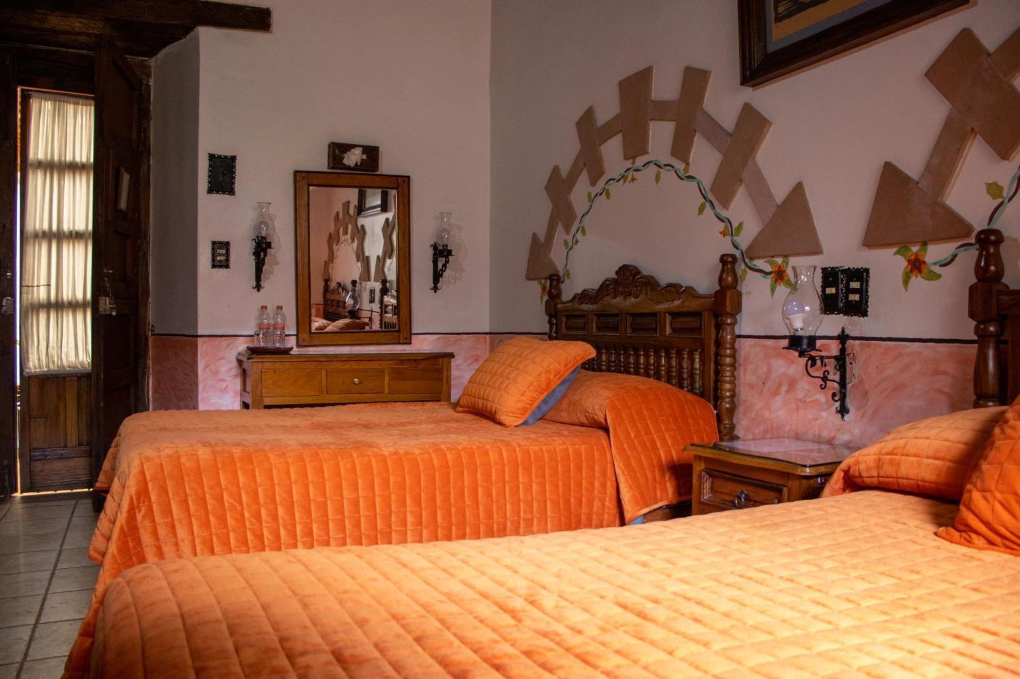 Hotel Los Escudos Pátzcuaro Zewnętrze zdjęcie