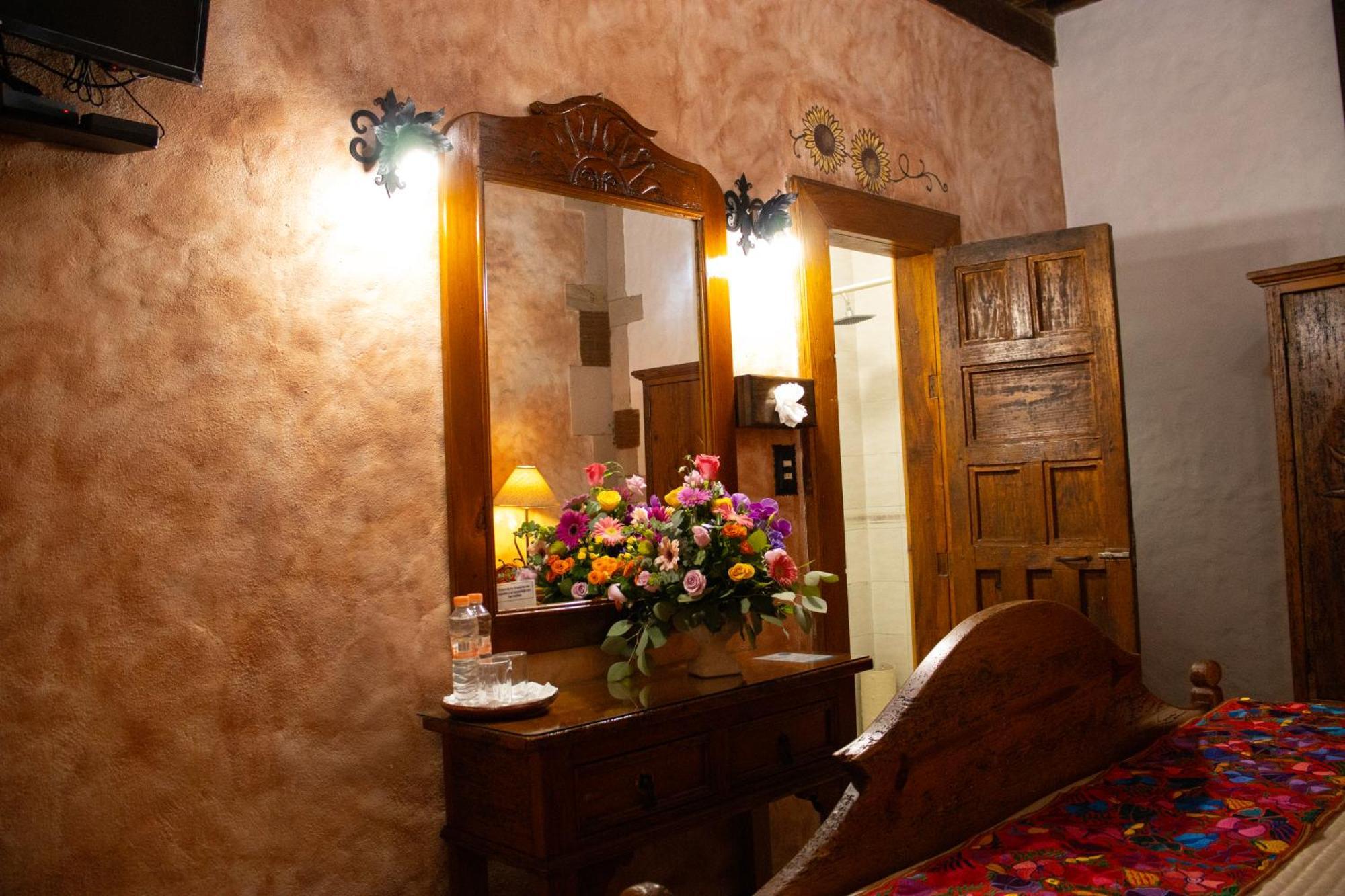 Hotel Los Escudos Pátzcuaro Zewnętrze zdjęcie