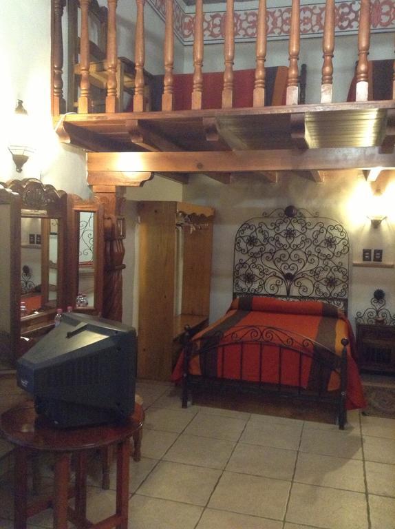 Hotel Los Escudos Pátzcuaro Zewnętrze zdjęcie