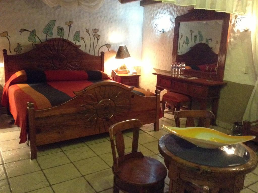 Hotel Los Escudos Pátzcuaro Zewnętrze zdjęcie