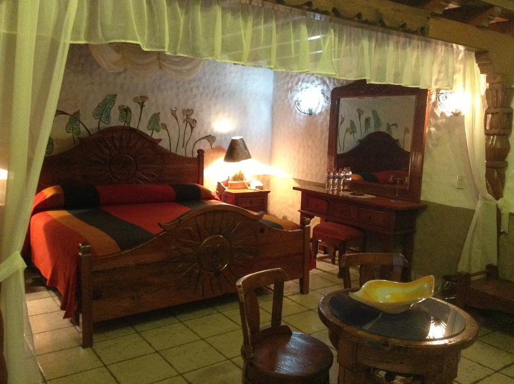 Hotel Los Escudos Pátzcuaro Zewnętrze zdjęcie
