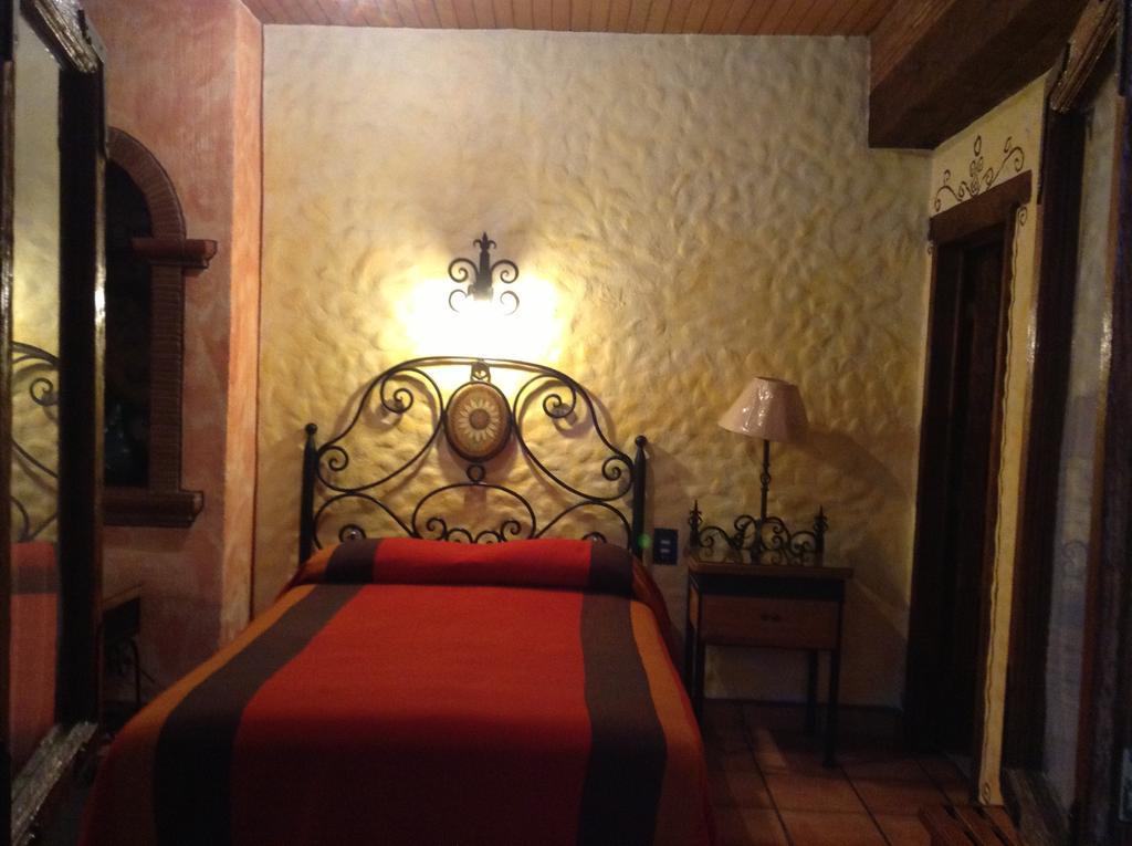 Hotel Los Escudos Pátzcuaro Zewnętrze zdjęcie